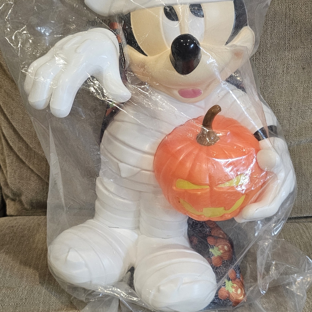 Mickey Mouse Halloween Decor with Pumpkin